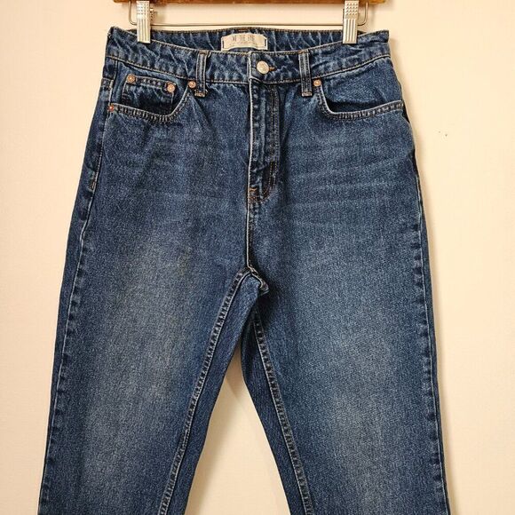 EUC WE THE FREE FREE PEOPLE HI RISE MOM JEAN SIZE 28 - Picture 2 of 15